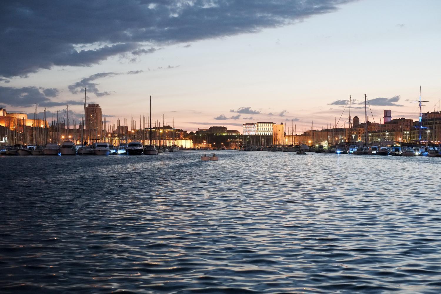 Spécialistes du béton ciré, décoratif et industriel à Marseille et dans les Bouches-du-Rhône